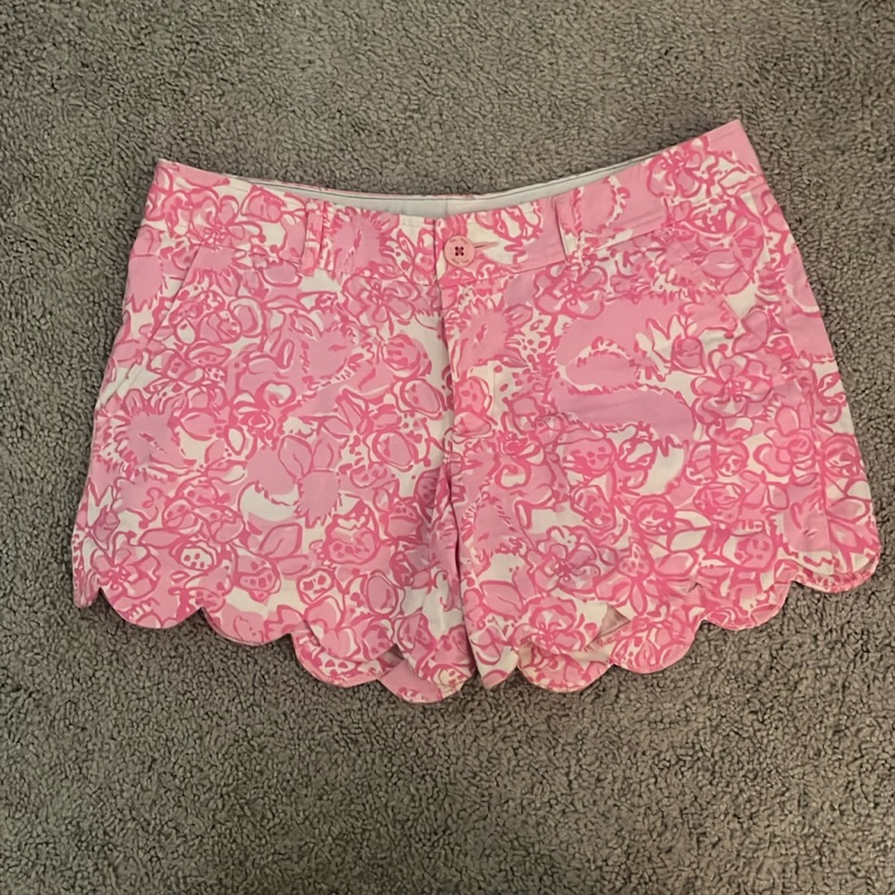 Lily Pulitzer shorts size 2: no stains rips or tears